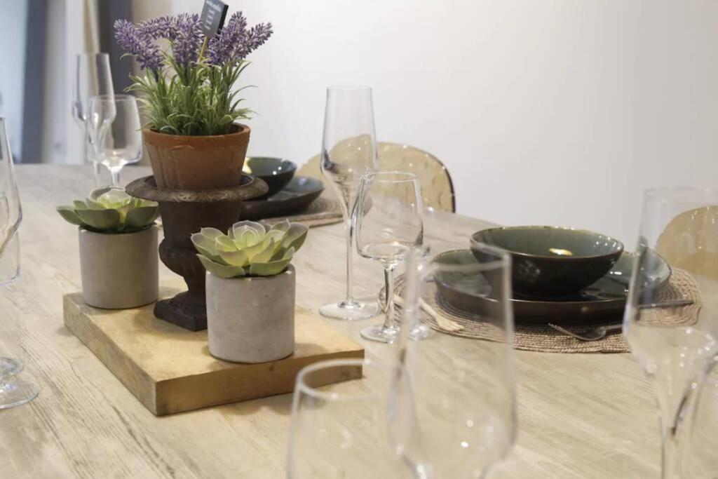 Reims Centre : Appartement Lumineux Et Atypique 46, Place D'Erlon エクステリア 写真