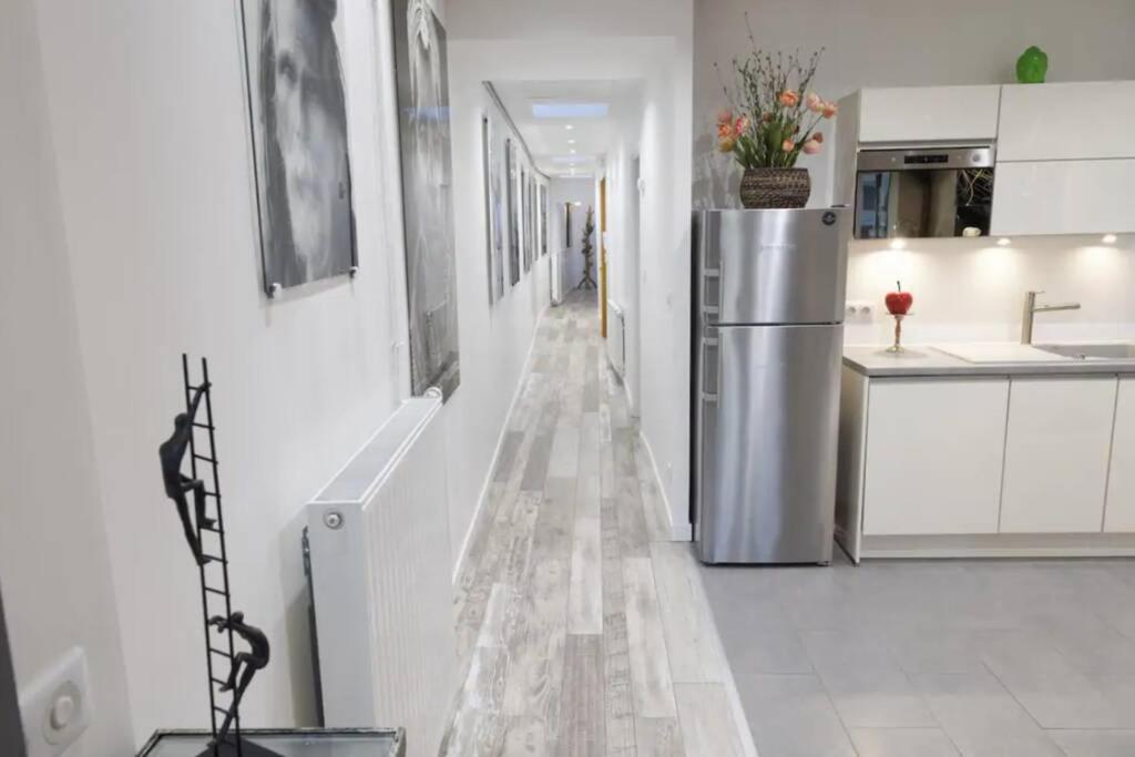 Reims Centre : Appartement Lumineux Et Atypique 46, Place D'Erlon エクステリア 写真
