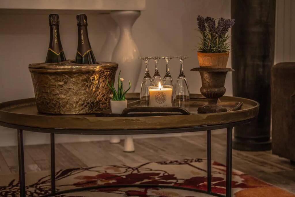 Reims Centre : Appartement Lumineux Et Atypique 46, Place D'Erlon エクステリア 写真