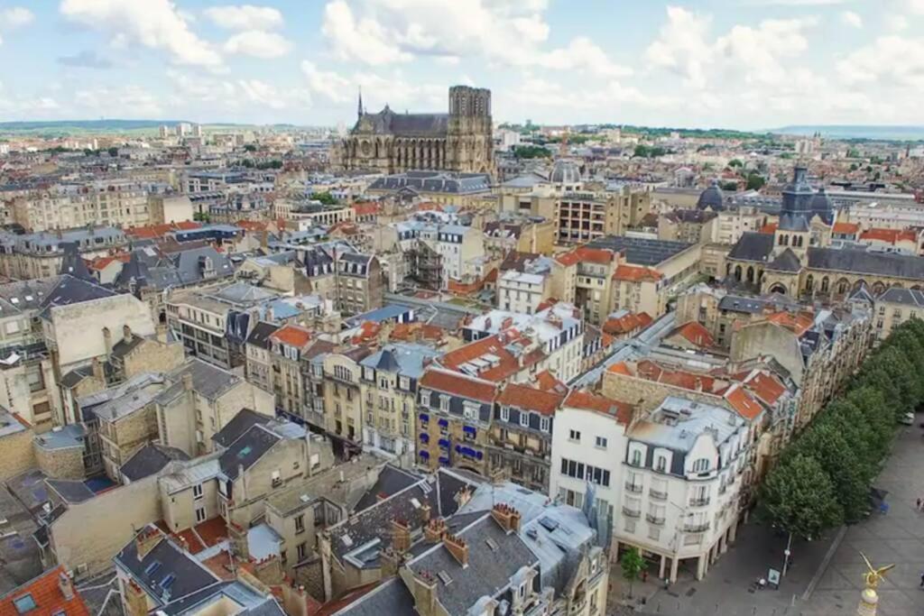 Reims Centre : Appartement Lumineux Et Atypique 46, Place D'Erlon エクステリア 写真