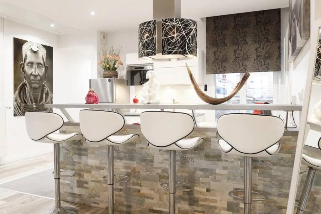 Reims Centre : Appartement Lumineux Et Atypique 46, Place D'Erlon エクステリア 写真